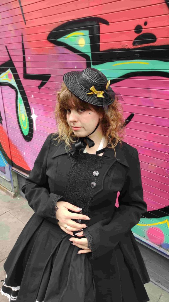 Gothic Lolita, Gothic Lolita fashion, Gothic Lolita hats, Gothic Lolita accessories, history of Gothic Lolita, Gothic Lolita styles, Gothic Lolita brands, indie Gothic Lolita brands, Stalust Hats.